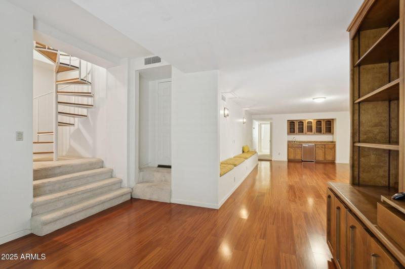 27-web-or-mls-3800-e-lincoln-dr-7