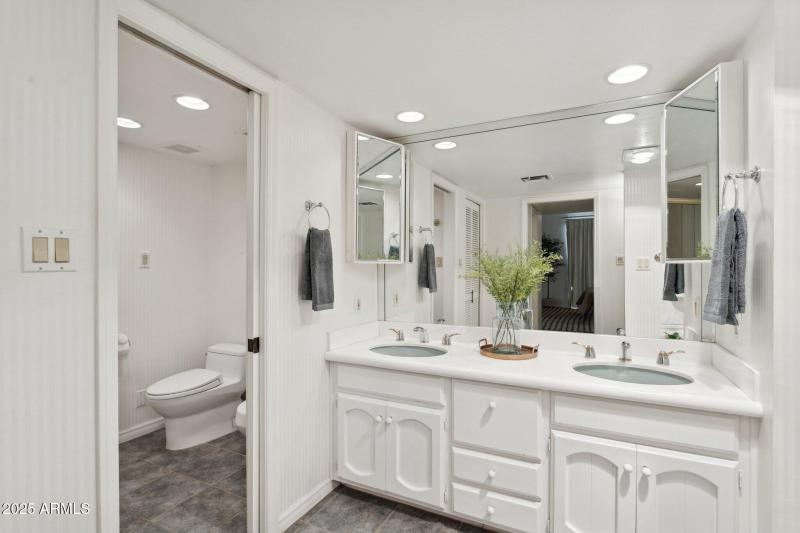 38-web-or-mls-3800-e-lincoln-dr-7