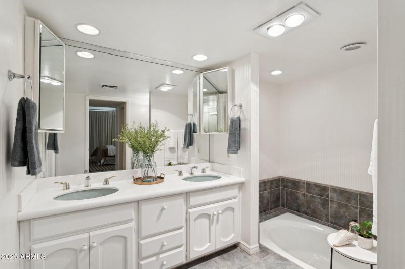 39-web-or-mls-3800-e-lincoln-dr-7