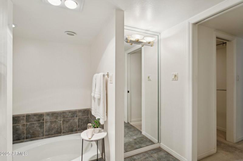 40-web-or-mls-3800-e-lincoln-dr-7