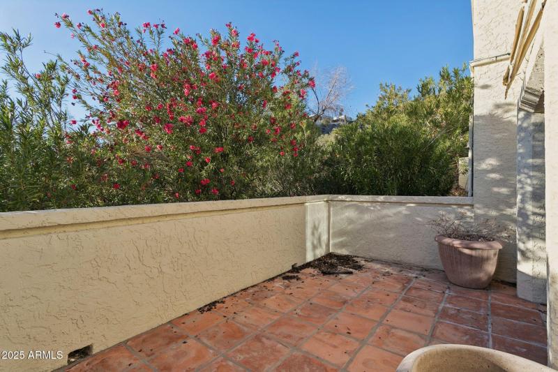 73-web-or-mls-3800-e-lincoln-dr-7