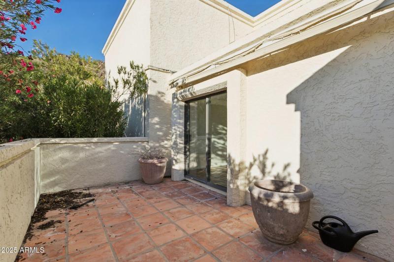 74-web-or-mls-3800-e-lincoln-dr-7