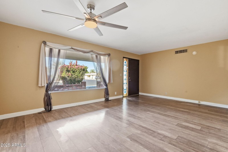Racine - front room toward entry