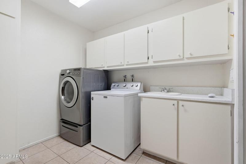 Racine - laundry room