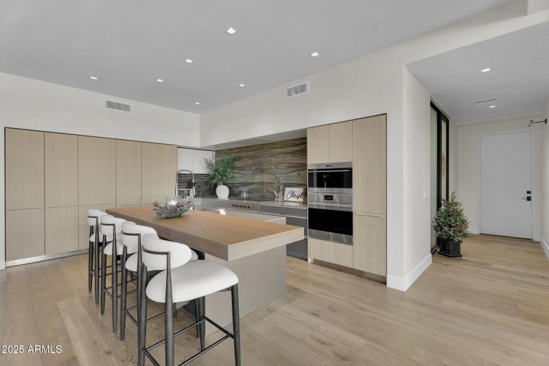 13-web-or-mls-Phoenician Blvd-13