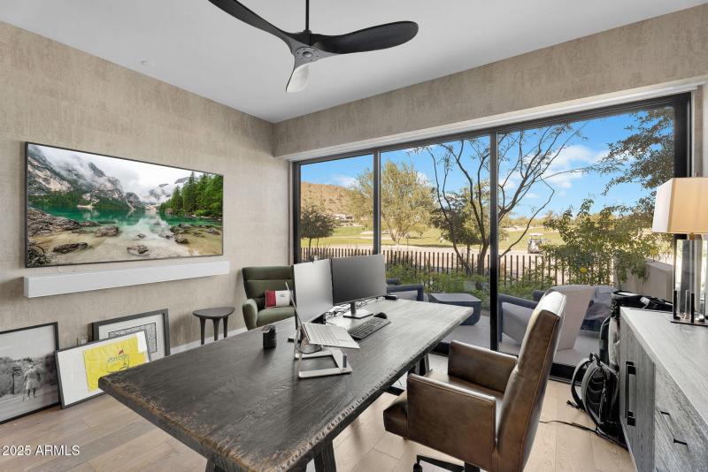 18-web-or-mls-Phoenician Blvd-33