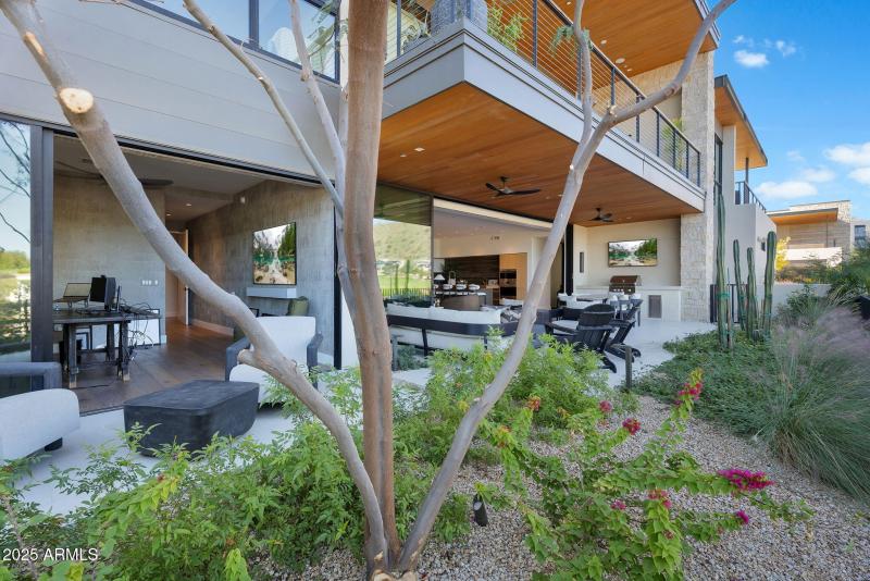 34-web-or-mls-Phoenician Blvd-41