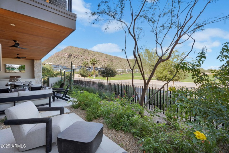 35-web-or-mls-Phoenician Blvd-42