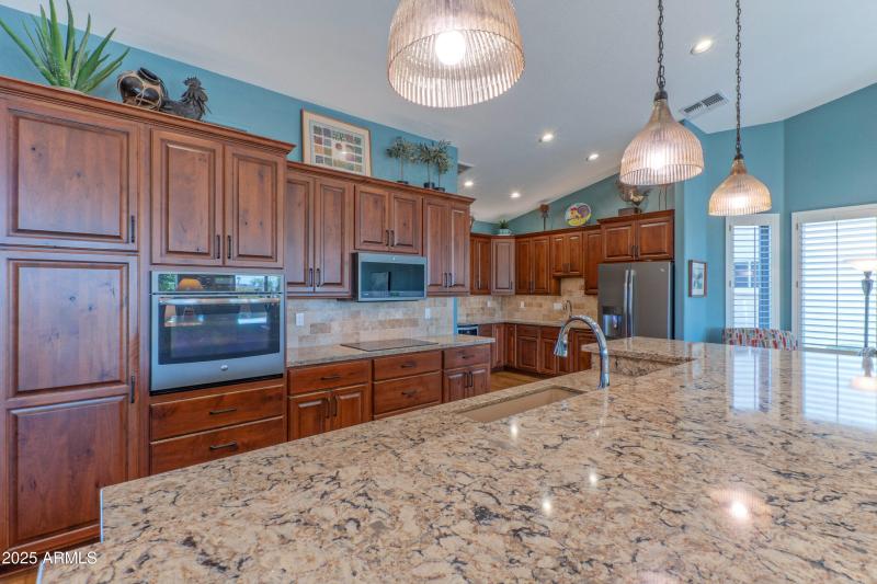 15851 West Avalon Drive-print-010-018-ki