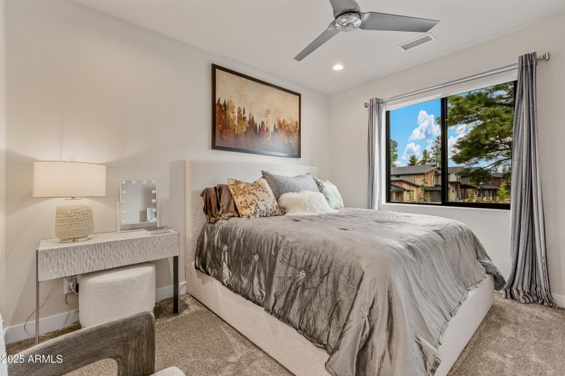 1810 E Magnolia Dr-33