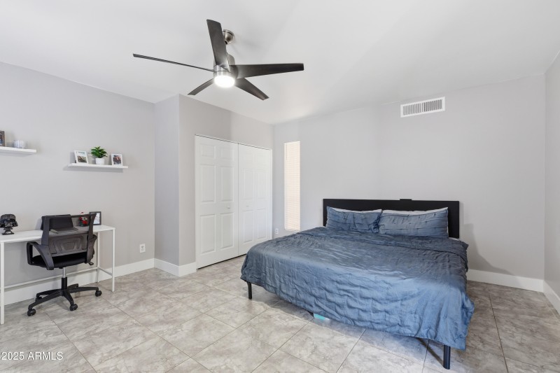 11-10428_W_Calle_de_Plata_12