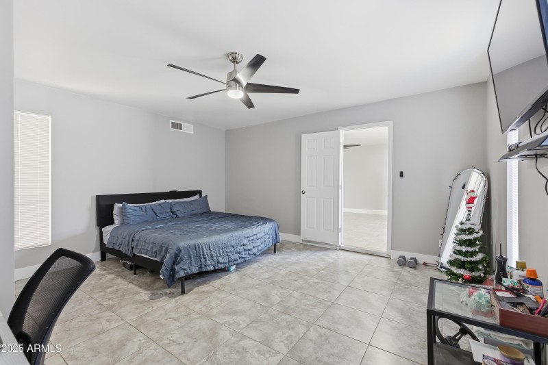 12-10428_W_Calle_de_Plata_13