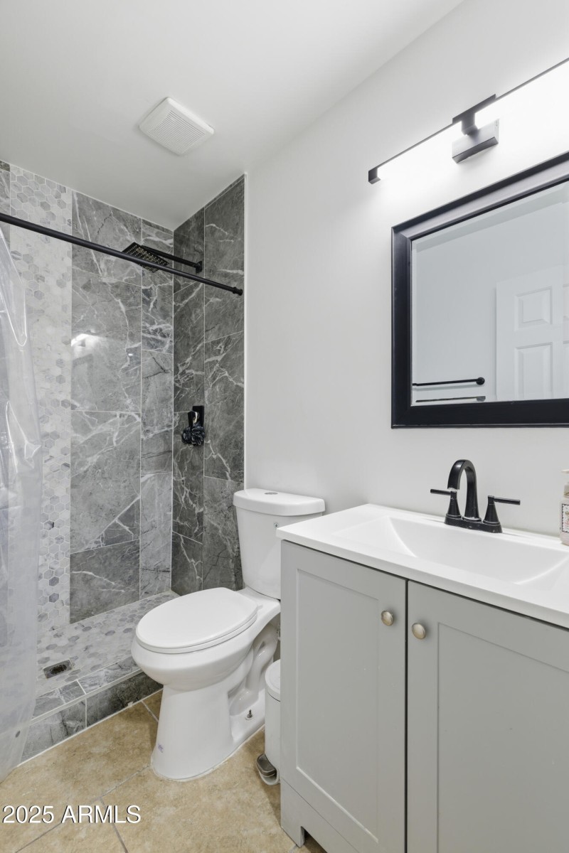 13-10428_W_Calle_de_Plata_14