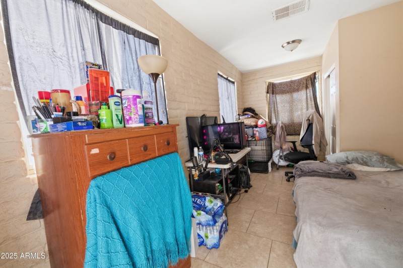 26-10428_W_Calle_de_Plata_1