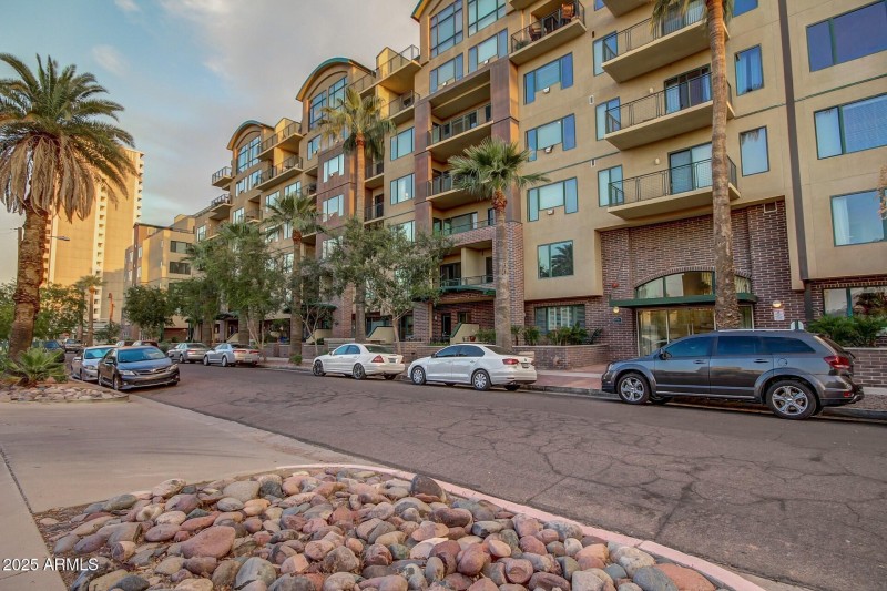 0030-Tapestry on Central 17 (28)