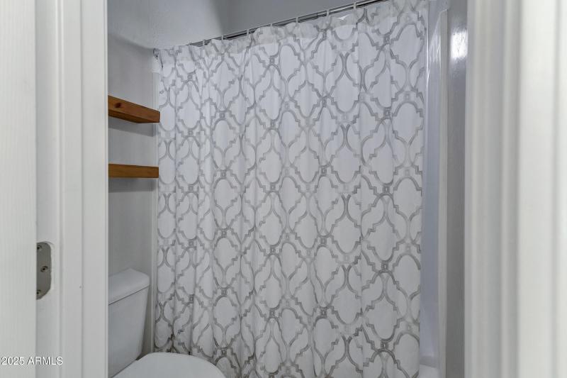 3402 E Thornton Ave-31