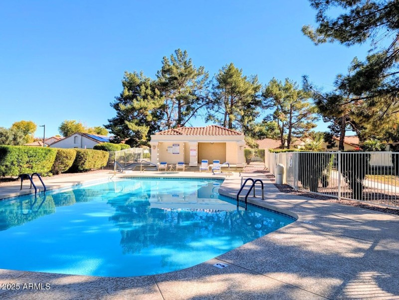 Parkside at the Galleria swimming pool