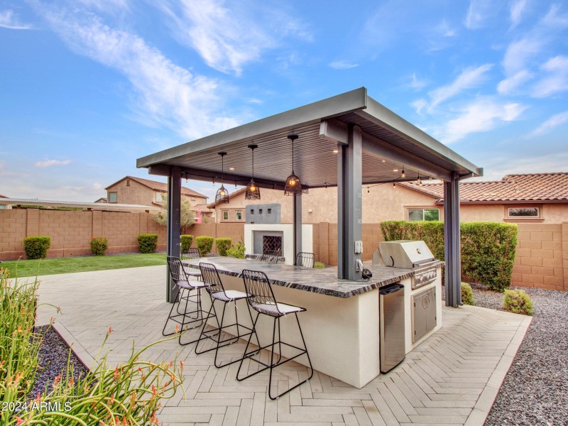 19-Backyard-gazebo-(3)