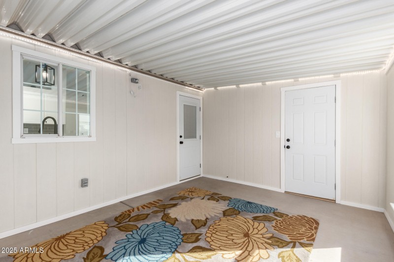 3301 S Goldfield Rd 2006