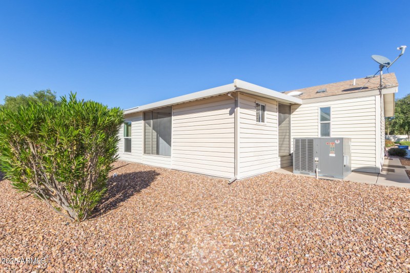 3301 S Goldfield Rd 2006