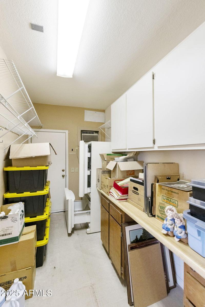 Bonus Shop in garage