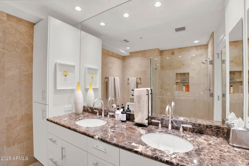 Secondary Suite Bath