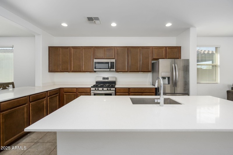 22-web-or-mls-Sells-7