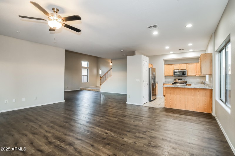 007-photo-dining-room-15003485