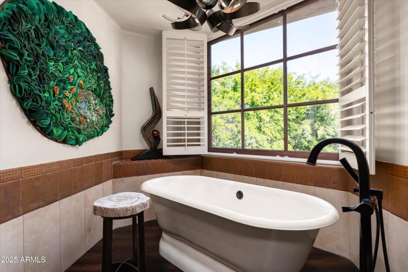 Primary Bathroom Tub 42
