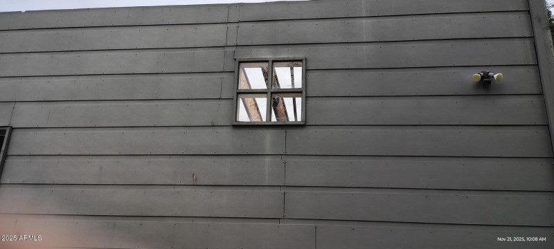 2025-11-21_18-14-02_557