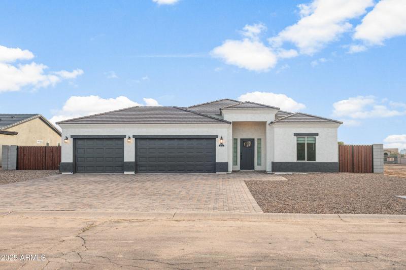 02-10879-Reef-Circle-2