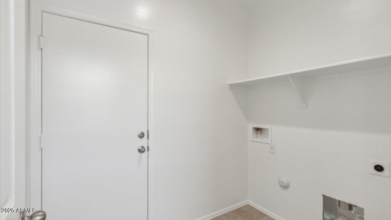 Caroline laundry room