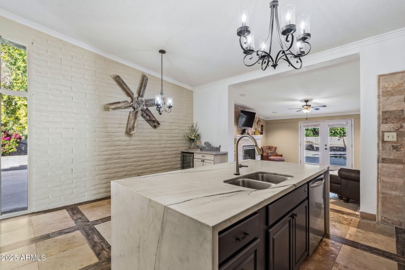 22-web-or-mls-13217 N 65th Dr--37