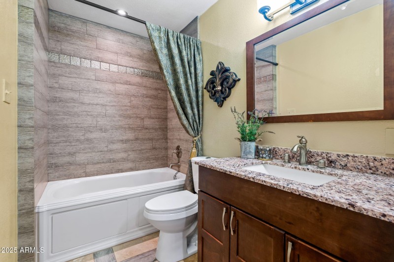 31-web-or-mls-13217 N 65th Dr--12