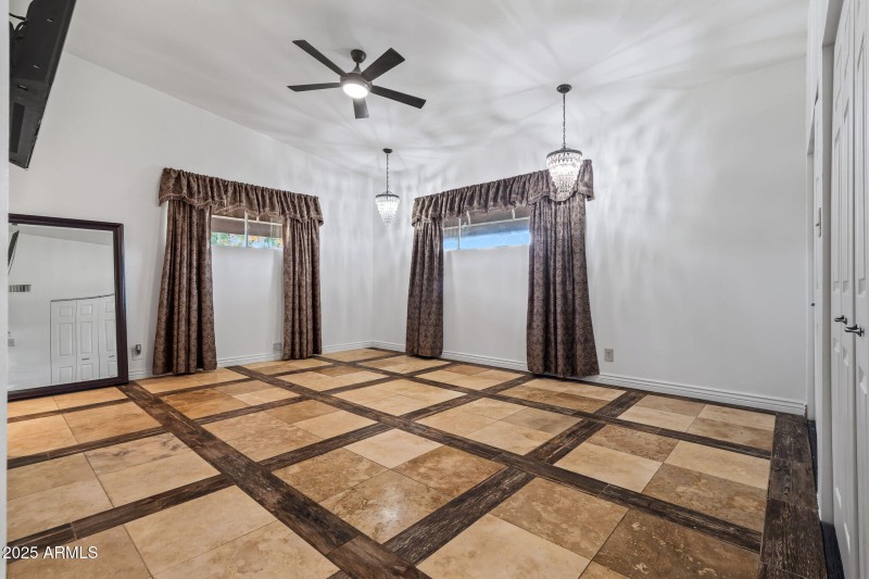 35-web-or-mls-13217 N 65th Dr--16