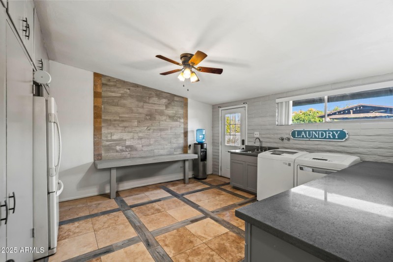 48-web-or-mls-13217 N 65th Dr--5