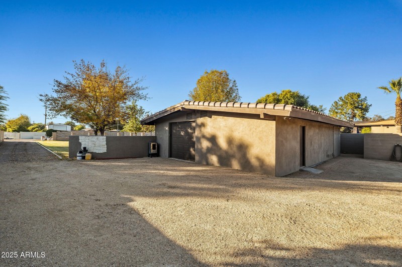 52-web-or-mls-13217 N 65th Dr--59