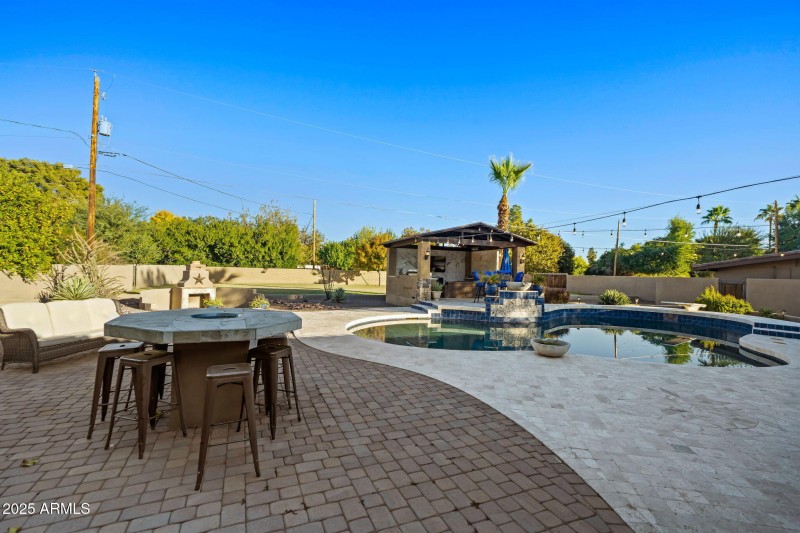 77-web-or-mls-13217 N 65th Dr--68