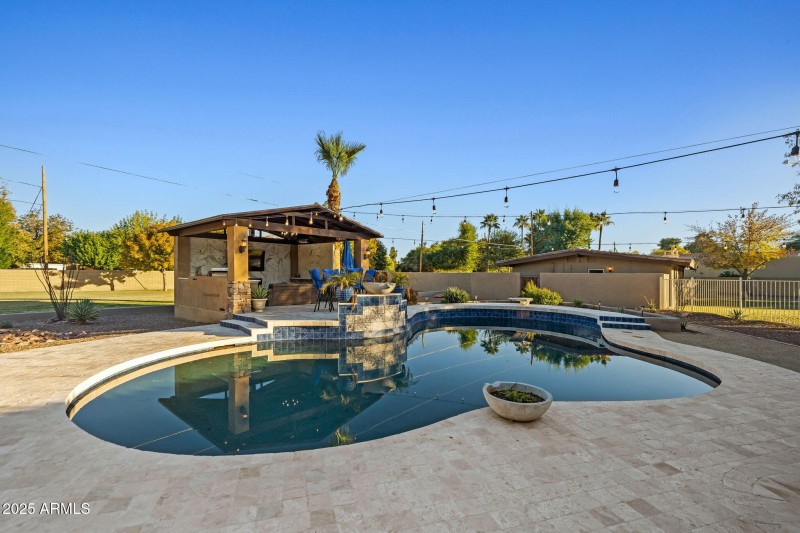 90-web-or-mls-13217 N 65th Dr--81