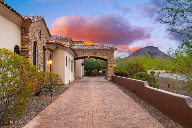 12980 E Cochise Rd - 04