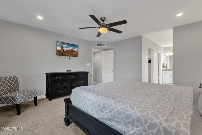 32-web-or-mls-5210-e-karen-dr