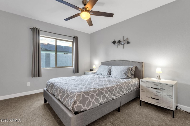 25-web-or-mls-5210-e-karen-dr