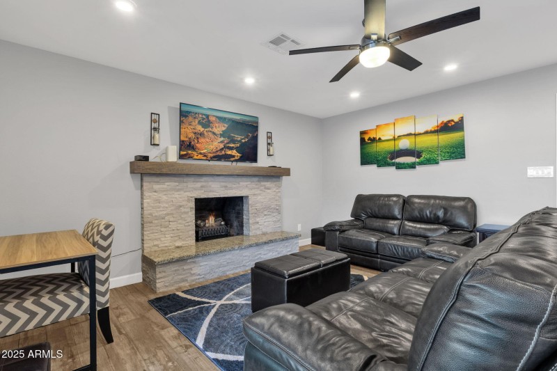 20-web-or-mls-5210-e-karen-dr