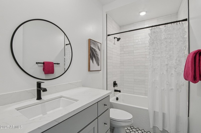 23-web-or-mls-E Waller Ln-S2611-023