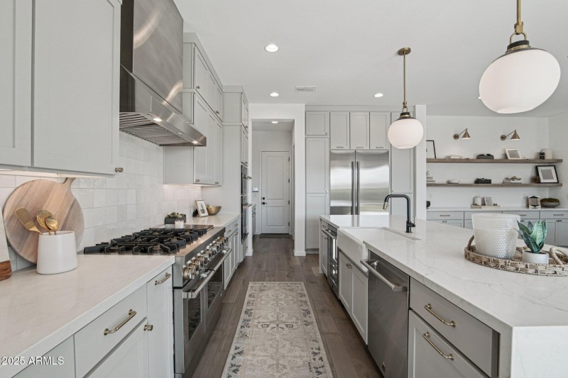 15-web-or-mls-E Waller Ln-S2611-015