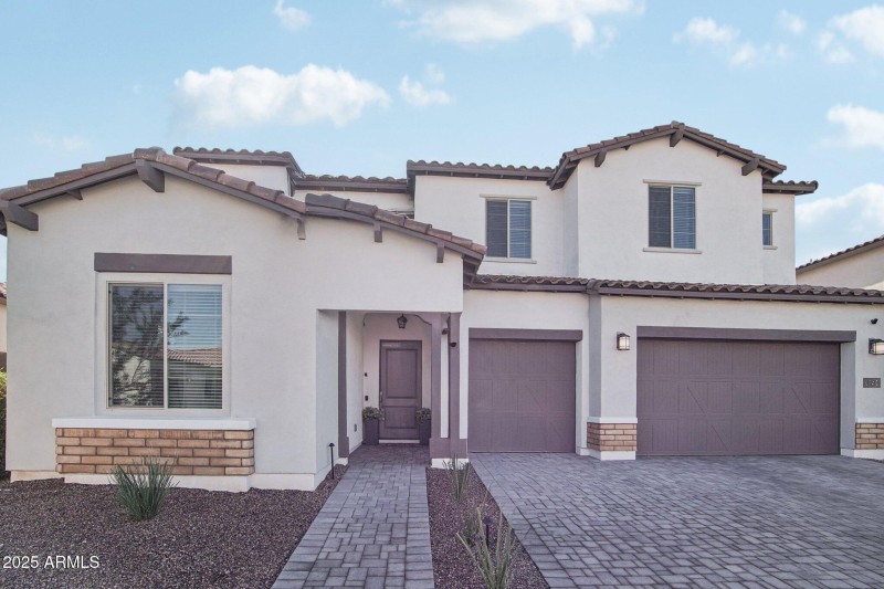 1-web-or-mls-E Waller Ln-S2611-001