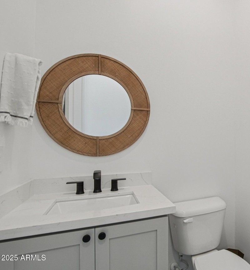 39-web-or-mls-E Waller Ln-S2611-039