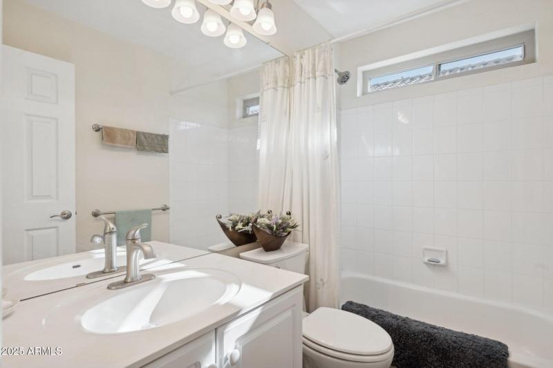 26-web-or-mls-1211-n-jackson-st