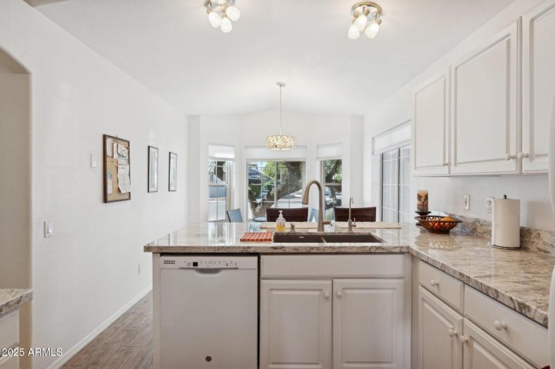 9-web-or-mls-1211-n-jackson-st