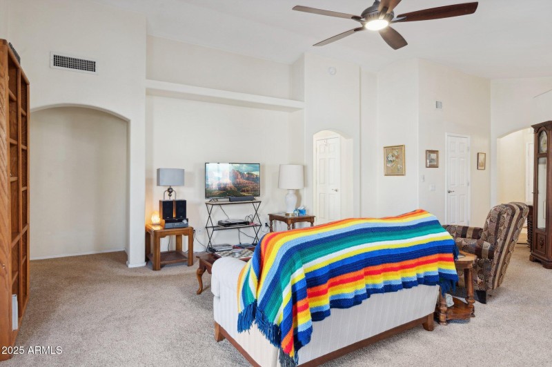 6-web-or-mls-1211-n-jackson-st